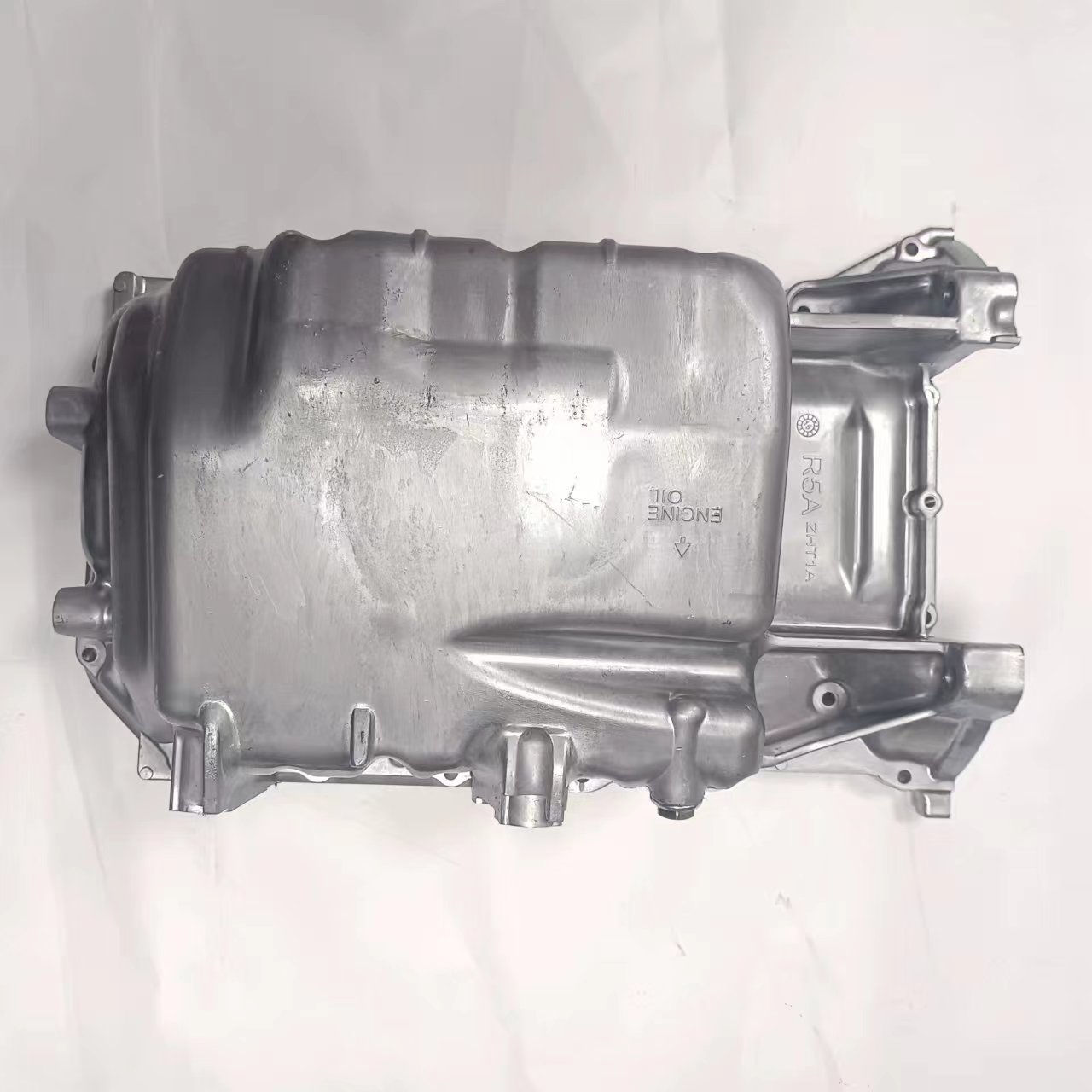 JJQ 11200-R5A-000 High Quality Engine Oil Drain Pan for CRV RM3 2013-2014 RM4 2012-2014