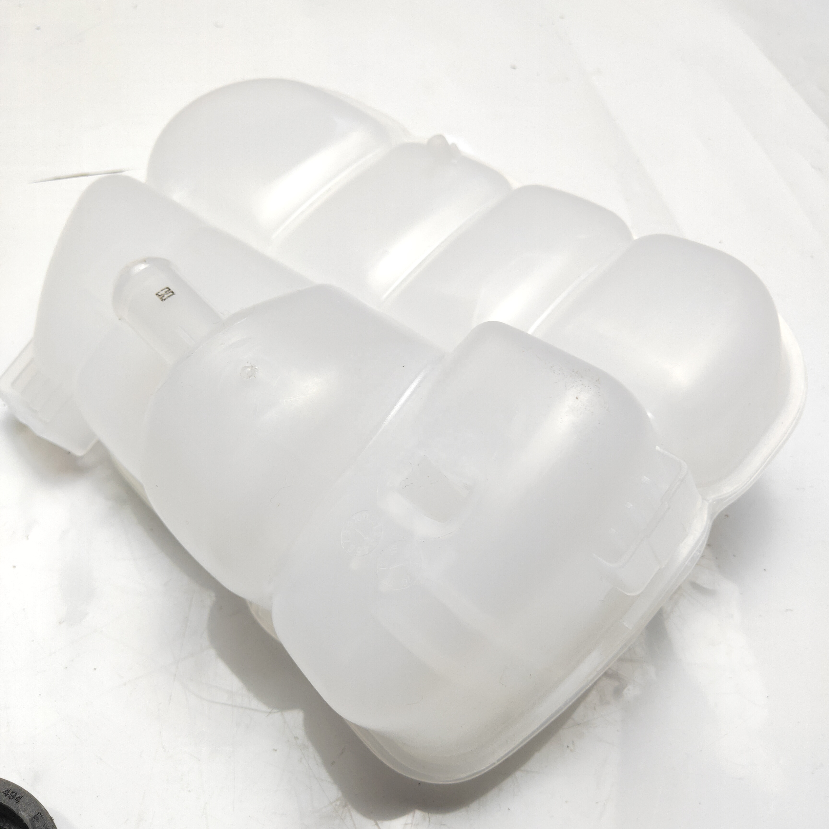 CV618K218BC CV6Z8A080C CV61-8K218BCPL Coolant Reservoir Expansion Tank FOR Ford Escape 2013-2015